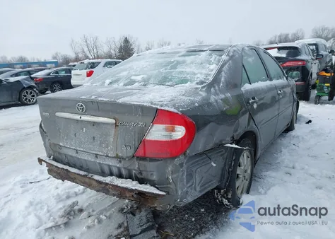 2003 Toyota Camry Xle V6 z USA, uszkodzony, nr VIN 4T1BF32K33U551250